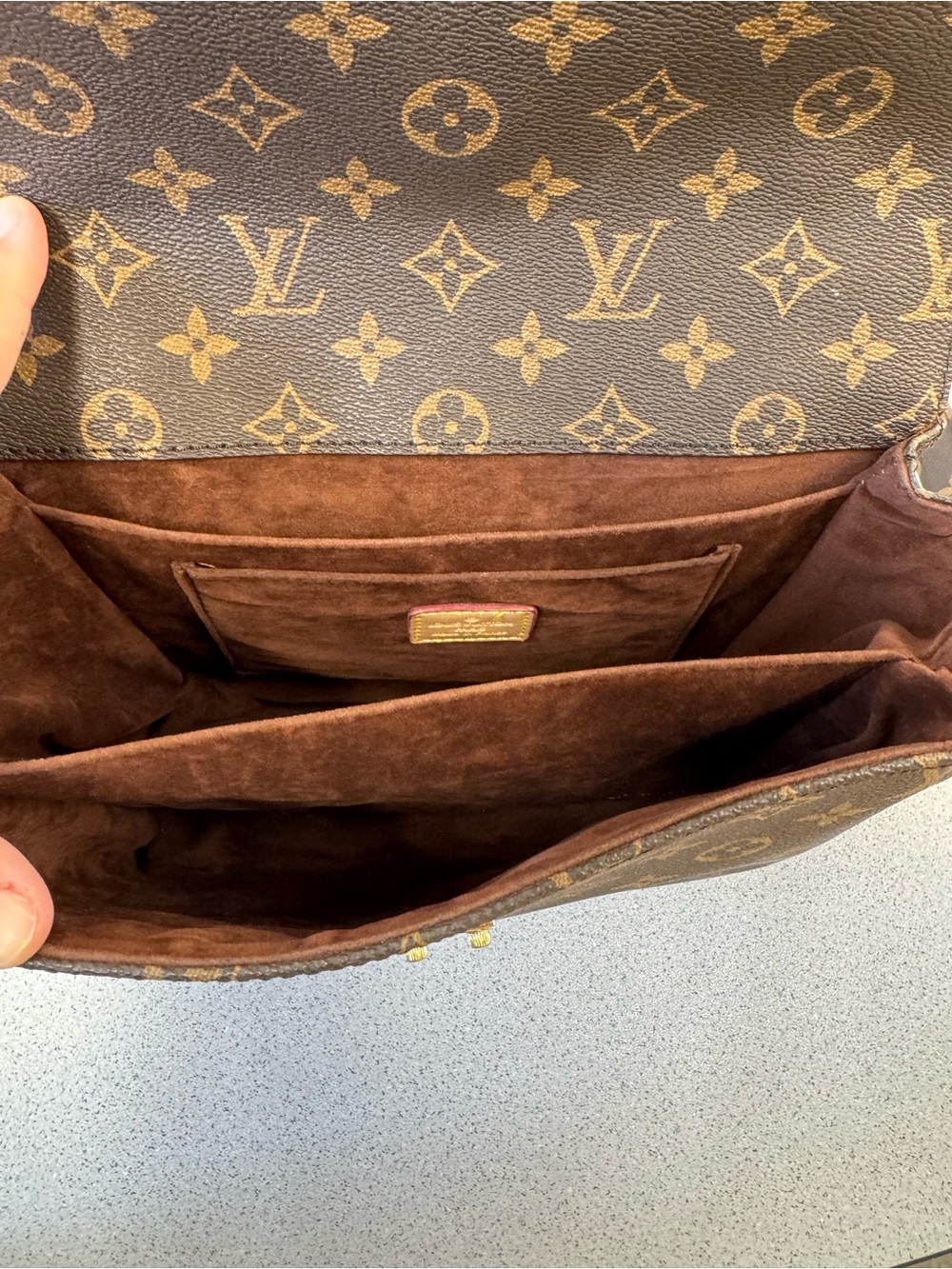 Purse - Picture 3 of 11
